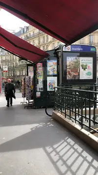 Pharmacie du Métro Jourdain Well&well