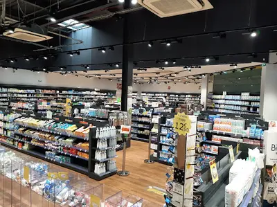 Aprium Pharmacie du Centre Commercial Carrefour Villejuif 7